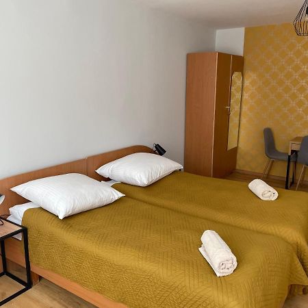Pokoje Goscinne O-Es-Ha Warsaw Luaran gambar