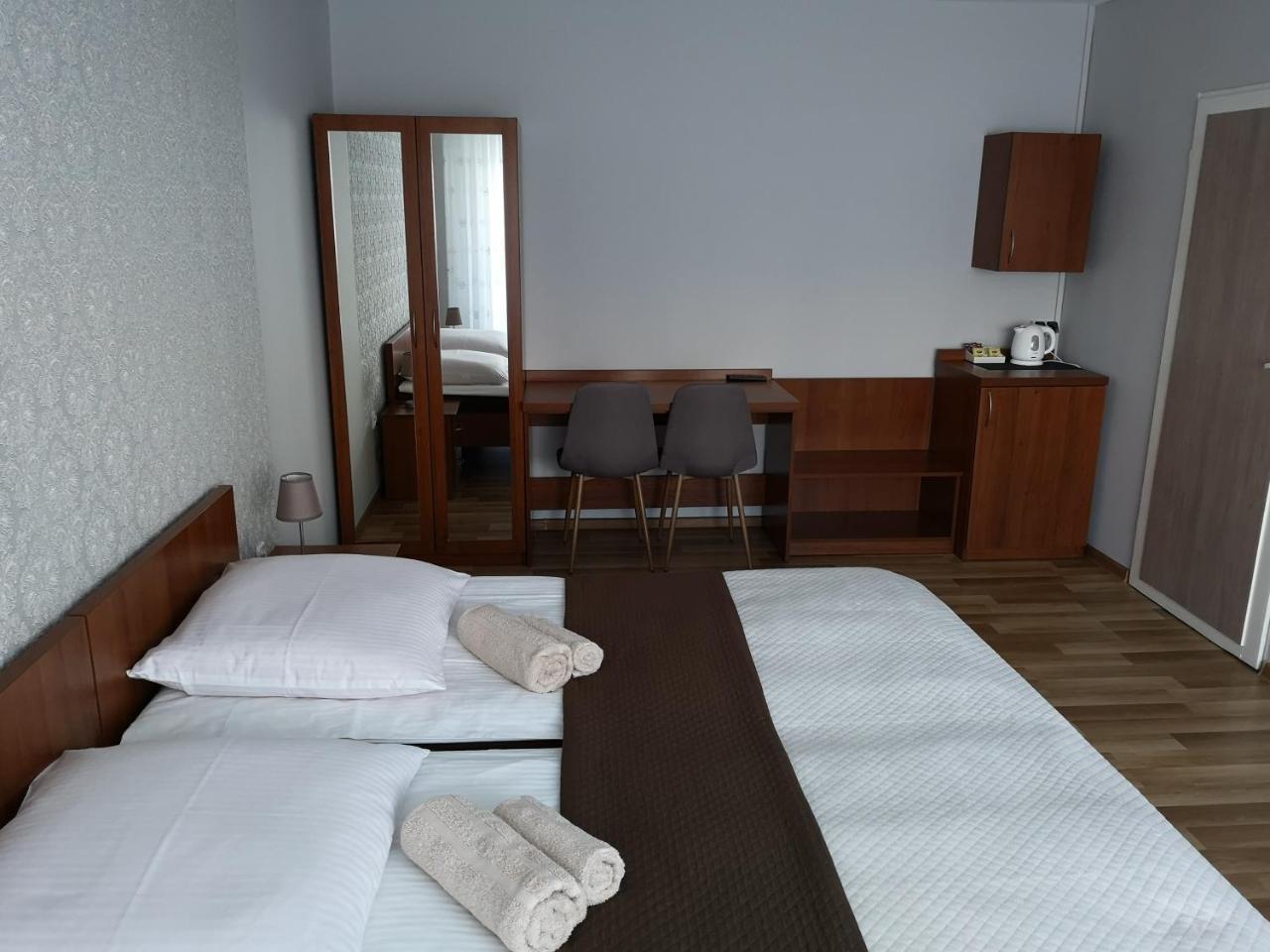 Pokoje Goscinne O-Es-Ha Warsaw Luaran gambar
